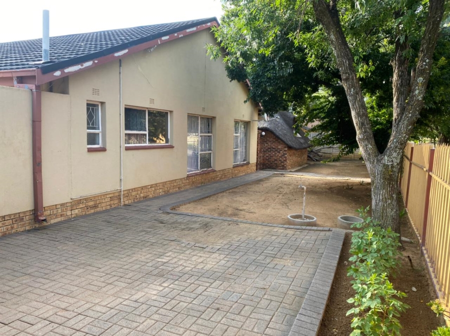 4 Bedroom Property for Sale in Jan Cillierspark Free State